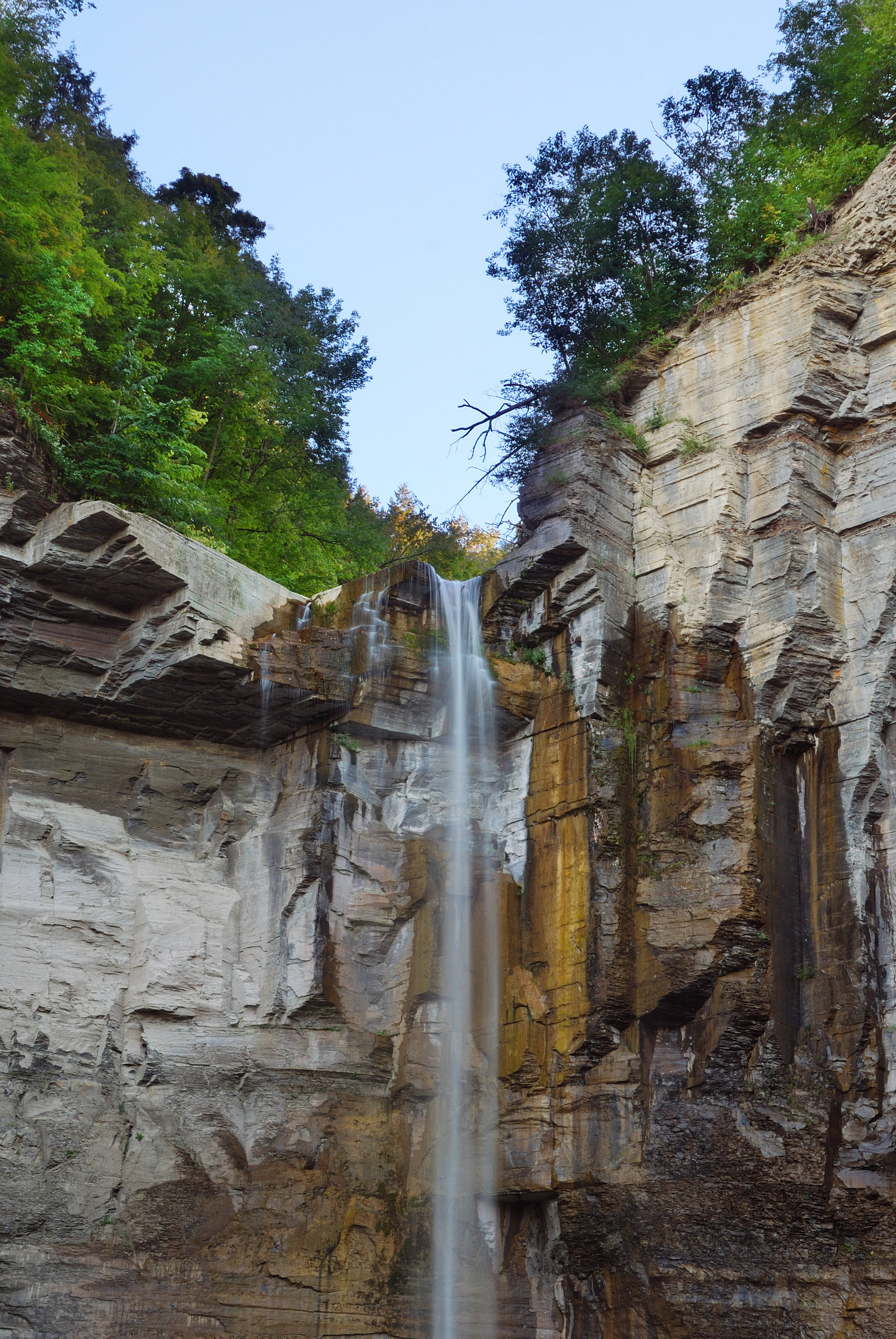 waterfall-taughannock-falls-mountain-watkins-glen-state-park-new-york-state_result.jpg